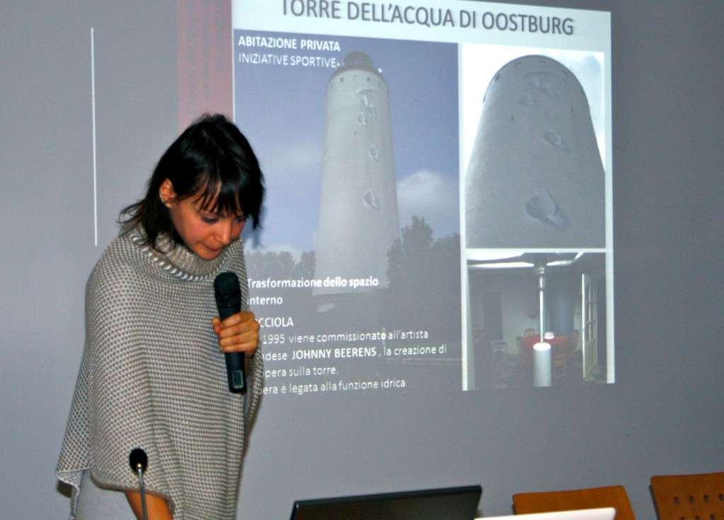 L'Architetto Mogigato illustra i progetti per la Torre dell' acqua