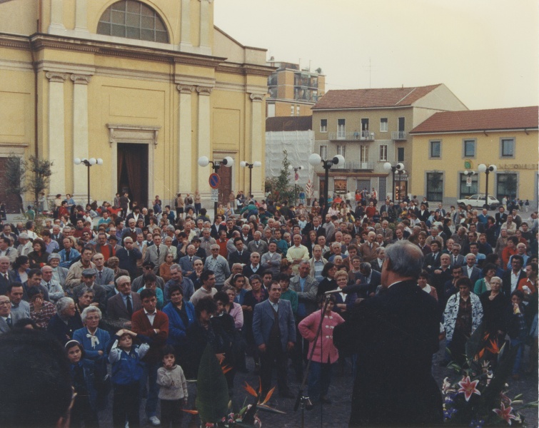 Inaugurazione Piazza Roma nel 1990